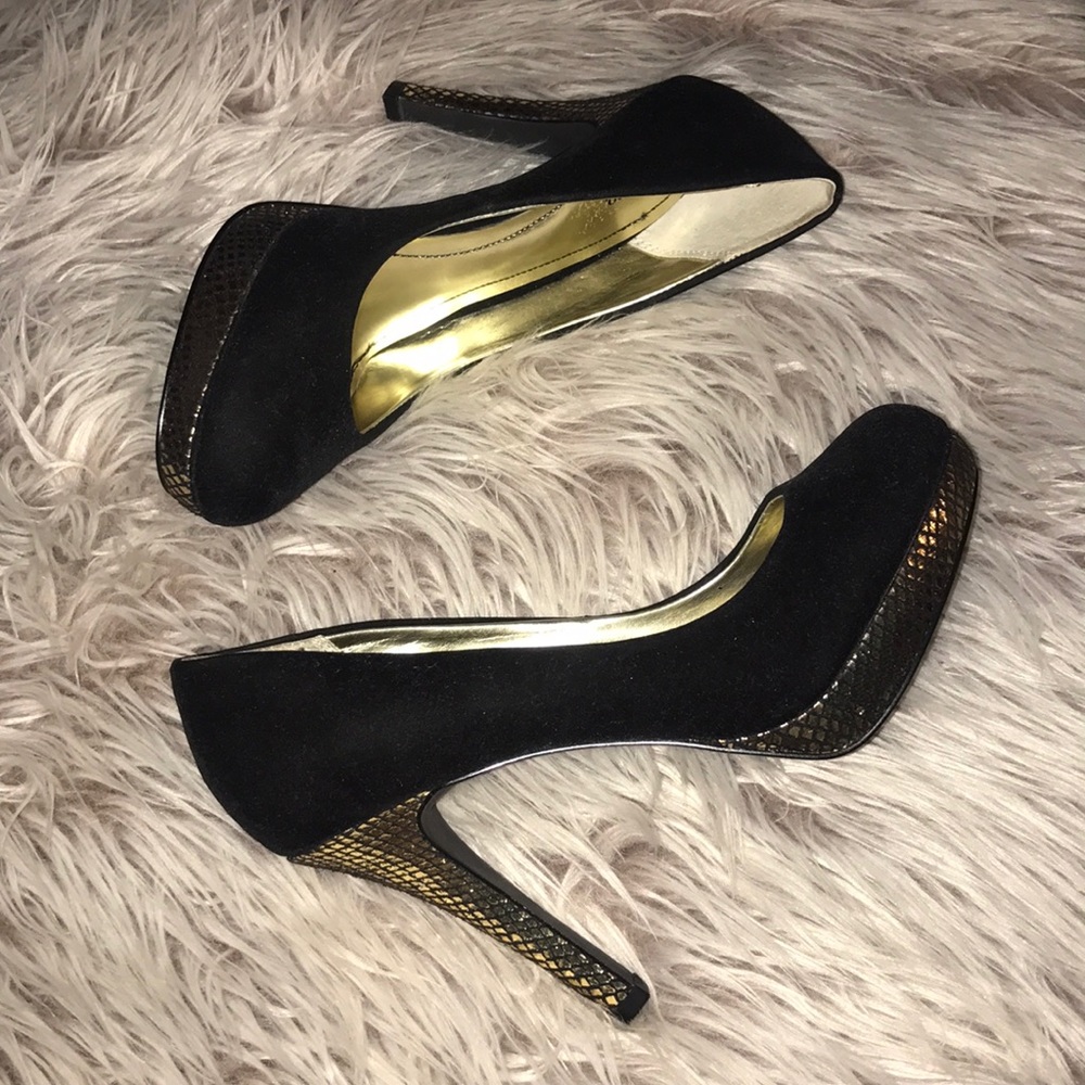 "Style & Co" Heightened Pumps